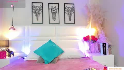 VIOLLET online show from 11/13/25, 10:52