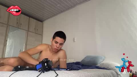 Snapshot of vipx2 chatting on 11/06/25, 04:30 vipx2 online show from 11/06/25, 04:30