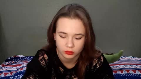 Mia online show from 10/15/25, 11:21