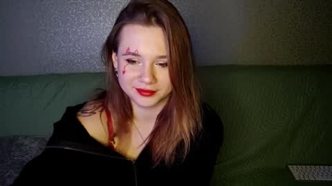 Mia online show from 10/31/25, 12:06