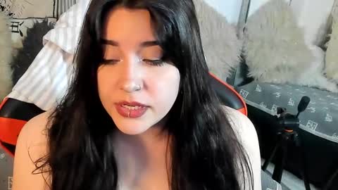 Snapshot of vitaxviper chatting on 10/24/25, 09:55 Vit a Viper online show from 10/24/25, 09:55