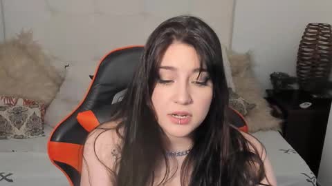 Snapshot of vitaxviper chatting on 11/14/25, 09:02 Vit a Viper online show from 11/14/25, 09:02