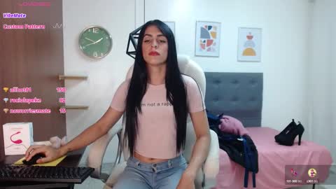 Snapshot of vittoria_lombardi07 chatting on 12/29/24, 04:30 VITTORIA online show from 12/29/24, 04:30