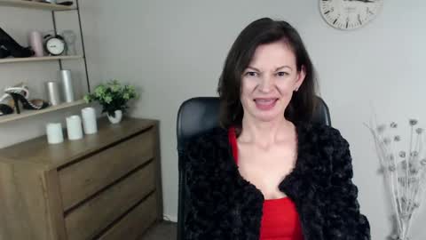 Snapshot of vivian_dream chatting on 12/30/24, 03:57 Vivian online show from 12/30/24, 03:57