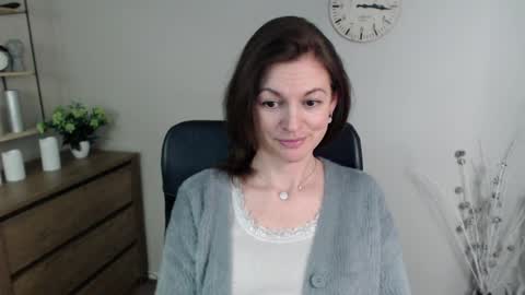 Snapshot of vivian_dream chatting on 01/21/25, 10:08 Vivian online show from 01/21/25, 10:08