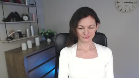 Snapshot of vivian_dream chatting on 02/05/25, 07:50 Vivian online show from 02/05/25, 07:50