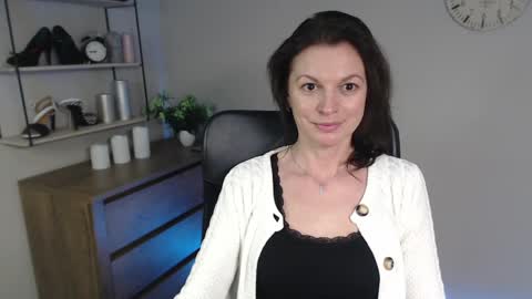 Snapshot of vivian_dream chatting on 02/07/25, 07:06 Vivian online show from 02/07/25, 07:06