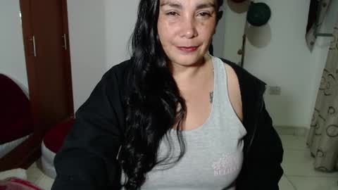 Snapshot of vivian_milf_paint chatting on 09/16/25, 03:40 vivian_milf_paint online show from 09/16/25, 03:40