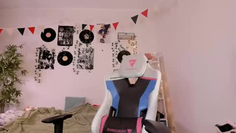 vivian_qwerty online show from 02/01/25, 04:24