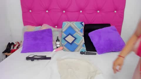 VivianParis online show from 10/18/25, 04:41