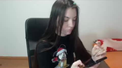 Snapshot of vivianngray chatting on 12/14/24, 05:25 Vivian Gray online show from 12/14/24, 05:25