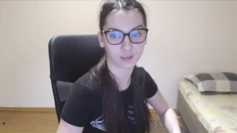 Snapshot of vivianngray chatting on 03/07/25, 09:06 Vivian Gray online show from 03/07/25, 09:06