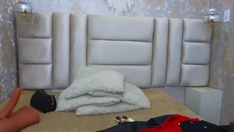 Snapshot of vivianrose3x chatting on 12/19/24, 02:45 VivianRose online show from 12/19/24, 02:45