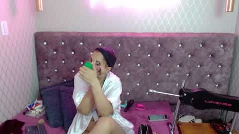 Snapshot of vivianrose3x chatting on 01/07/25, 02:31 VivianRose online show from 01/07/25, 02:31