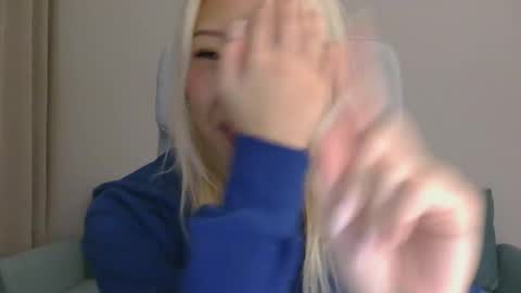 vivianwinters online show from 11/15/25, 06:15