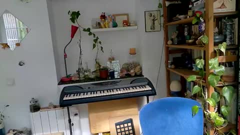 Snapshot of vivid_ether chatting on 10/20/25, 12:38 Viv online show from 10/20/25, 12:38