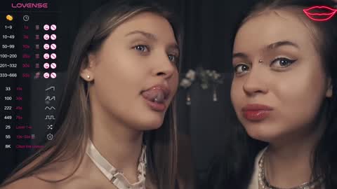 Snapshot of vivid_girls chatting on 01/16/25, 07:28 Nelly and Mari online show from 01/16/25, 07:28