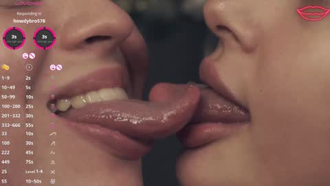 Snapshot of vivid_girls chatting on 01/22/25, 01:21 Nelly and Mari online show from 01/22/25, 01:21