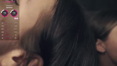 Snapshot of vivid_girls chatting on 01/27/25, 04:33 Nelly and Mari online show from 01/27/25, 04:33