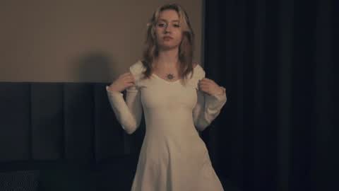 Snapshot of vivid_girls chatting on 03/04/25, 12:39 Nelly and Mari online show from 03/04/25, 12:39