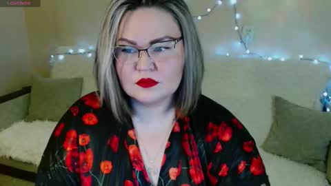Snapshot of vivien__wet chatting on 02/02/25, 07:57 Vivien online show from 02/02/25, 07:57