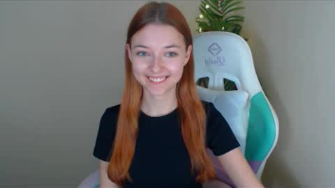 Snapshot of vivien_leight chatting on 12/26/24, 01:07 Vivien online show from 12/26/24, 01:07