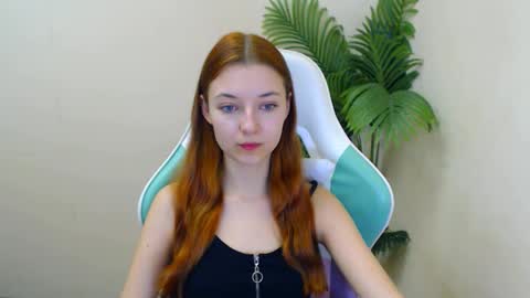 Snapshot of vivien_leight chatting on 01/14/25, 11:31 Vivien online show from 01/14/25, 11:31