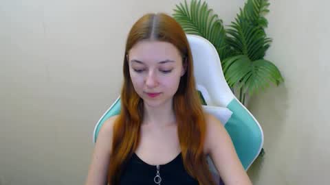 Snapshot of vivien_leight chatting on 02/03/25, 11:15 Vivien online show from 02/03/25, 11:15