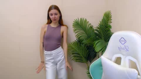 Snapshot of vivien_leight chatting on 02/07/25, 06:34 Vivien online show from 02/07/25, 06:34