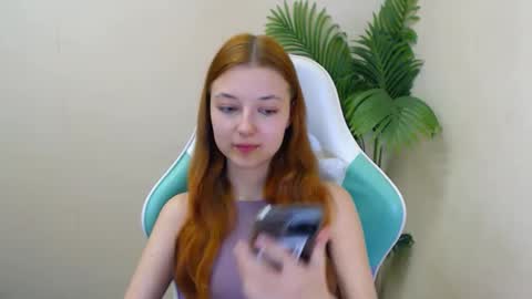 Snapshot of vivien_leight chatting on 03/10/25, 06:45 Vivien online show from 03/10/25, 06:45
