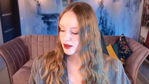 Vivien online show from 11/09/25, 07:06