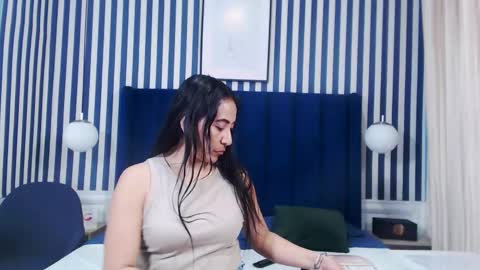 Snapshot of viviennerosette chatting on 09/10/25, 01:44 Vivian online show from 09/10/25, 01:44