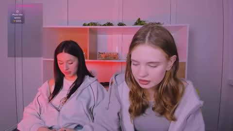 vivy_star online show from 10/16/25, 07:26