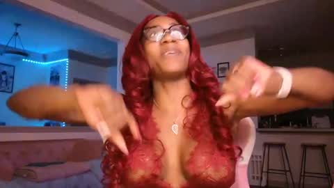 Snapshot of vixencapri chatting on 01/21/25, 09:04 Vixen Capri online show from 01/21/25, 09:04