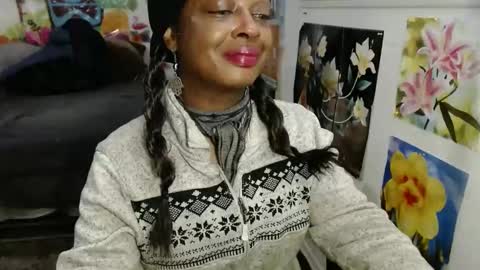 Snapshot of vixenfyre chatting on 01/19/25, 01:43 Vixen Fyre online show from 01/19/25, 01:43