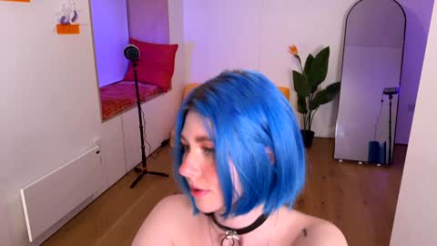 Snapshot of vixenp chatting on 03/04/25, 09:43 Polly Online mostly at 9pm-2am UK Time online show from 03/04/25, 09:43