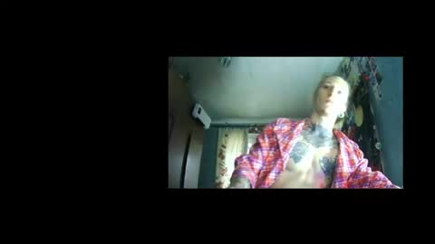 Snapshot of voldan_elf chatting on 10/22/25, 10:37 Elf online show from 10/22/25, 10:37