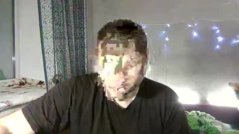 Snapshot of volshebnik_130 chatting on 01/17/25, 03:32 Volshebnik1302 online show from 01/17/25, 03:32