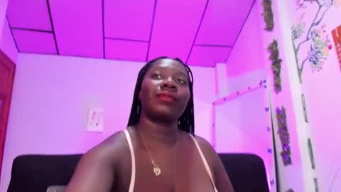 Snapshot of vskayper chatting on 11/15/25, 10:04 skay online show from 11/15/25, 10:04