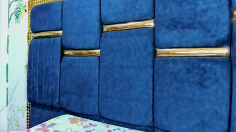 Snapshot of vskayper chatting on 11/22/25, 08:19 skay online show from 11/22/25, 08:19