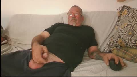 Snapshot of vuda77 chatting on 11/24/25, 07:35 oscar online show from 11/24/25, 07:35