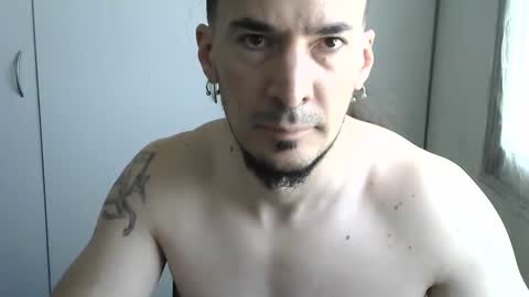 Snapshot of vulgarismagistral15 chatting on 10/01/25, 05:41 Vulgaris online show from 10/01/25, 05:41