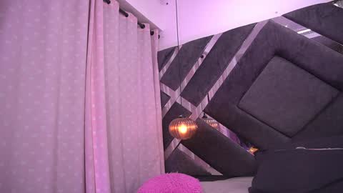 Snapshot of vvioleta_ chatting on 02/05/25, 03:13 Violeta online show from 02/05/25, 03:13