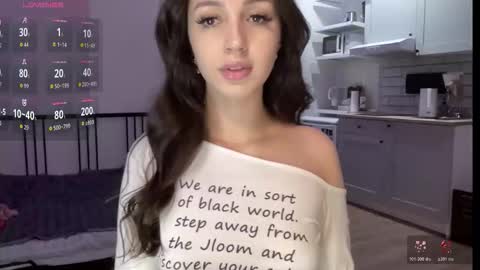 Alice  Before pvt write to me in PM  online show from 11/05/25, 09:26