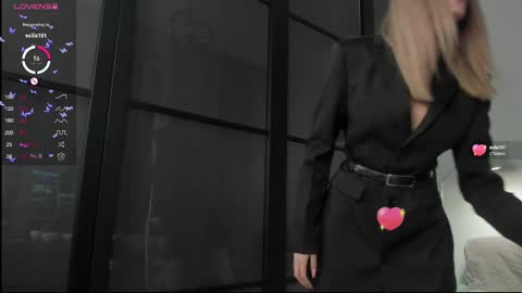 Nicole  Johny online show from 03/12/25, 10:17