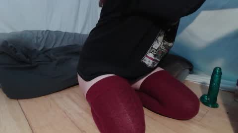 Snapshot of wacky_weirdo chatting on 10/27/25, 07:34 Rose online show from 10/27/25, 07:34