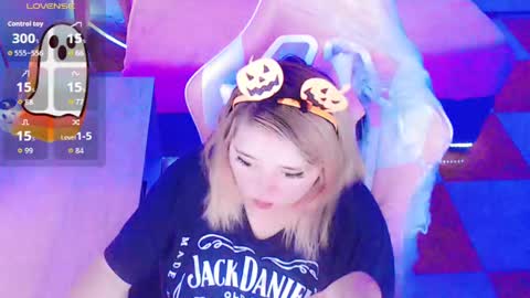 Snapshot of waifumochi_chan chatting on 10/09/25, 03:59 online show from 10/09/25, 03:59