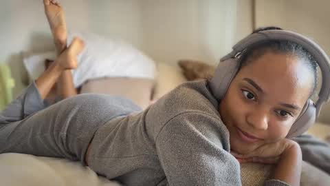 Layla friends call me Koko online show from 09/23/25, 04:10