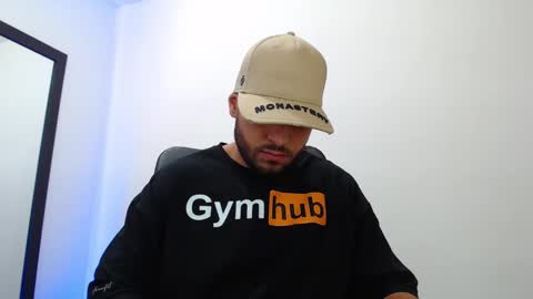 Snapshot of walter_brownn01 chatting on 01/21/25, 04:05 WALTER BROWN online show from 01/21/25, 04:05