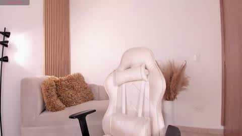 Snapshot of wandathompson_ chatting on 02/12/25, 02:10 Wanda online show from 02/12/25, 02:10